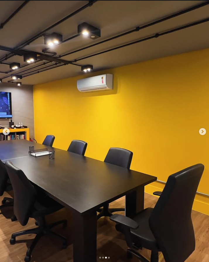 Sala de reunião da matriz Klement & Co em São Paulo